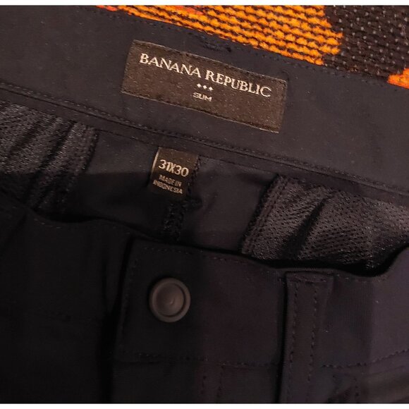 Banana Republic Men's Navy Slim Activewear Dress Pants. 31W x 30L - Picture 7 of 7